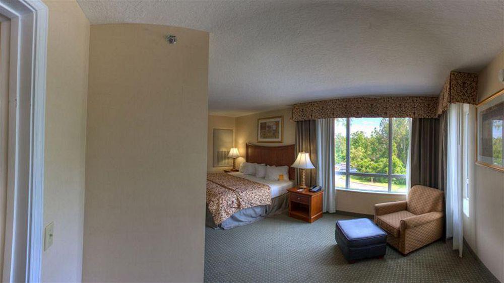 Holiday Inn Brunswick I-95 Exteriör bild